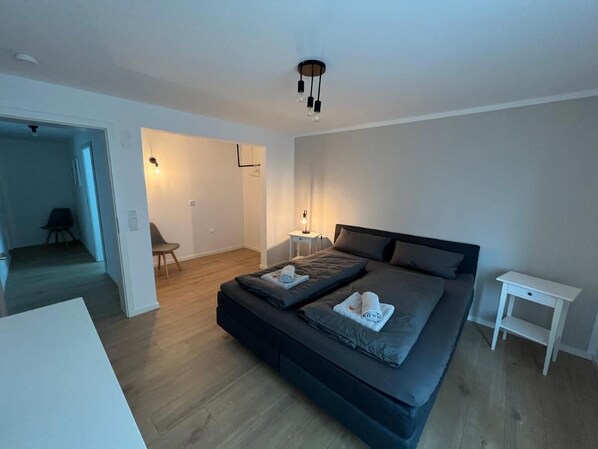 2 Schlafzimmer, Schreibtisch, kostenloses WLAN, Bettwäsche