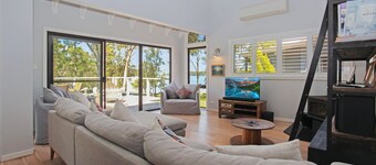 Home by The Cove - Charming Riverfront Cottage