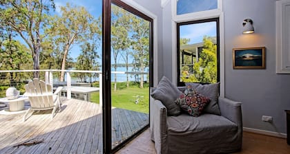 Home by The Cove - Charming Riverfront Cottage