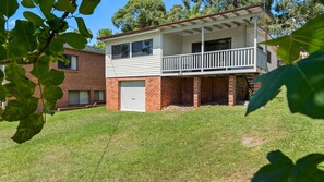 Exterior - Keepin' it Reel - Belle Escapes Jervis Bay (Vincentia)