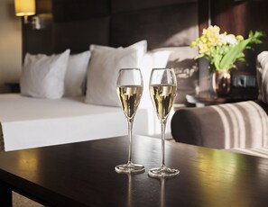 Luxury Double Room, City View | Minibar, free WiFi, bed sheets