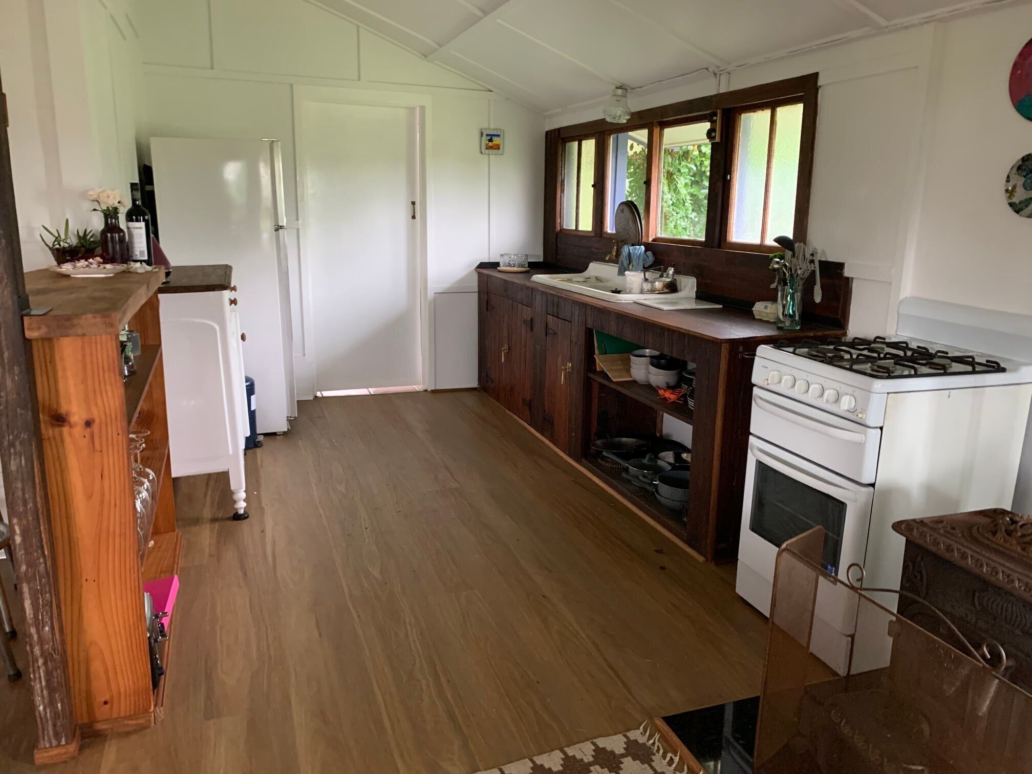  Huge farm house, great for families and gatherings. 