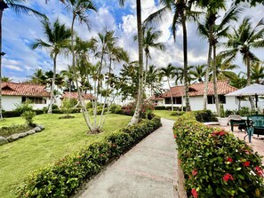Property grounds - ON THE Cliff IN THE Caribbean SEA - Villa Maura (Boca Chica)