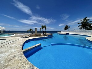 Villa, 2 Queen Beds | Pool