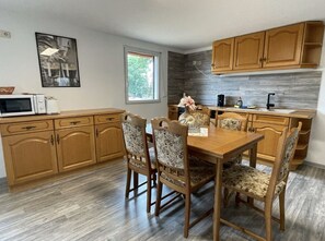 Dining - Small cozy bungalow to relax in (Bernsdorf)