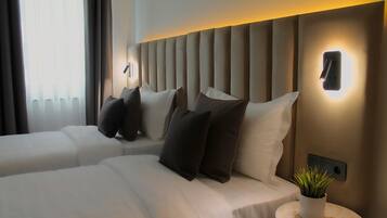 Comfort Double or Twin Room | Hypo-allergenic bedding, free minibar items, in-room safe