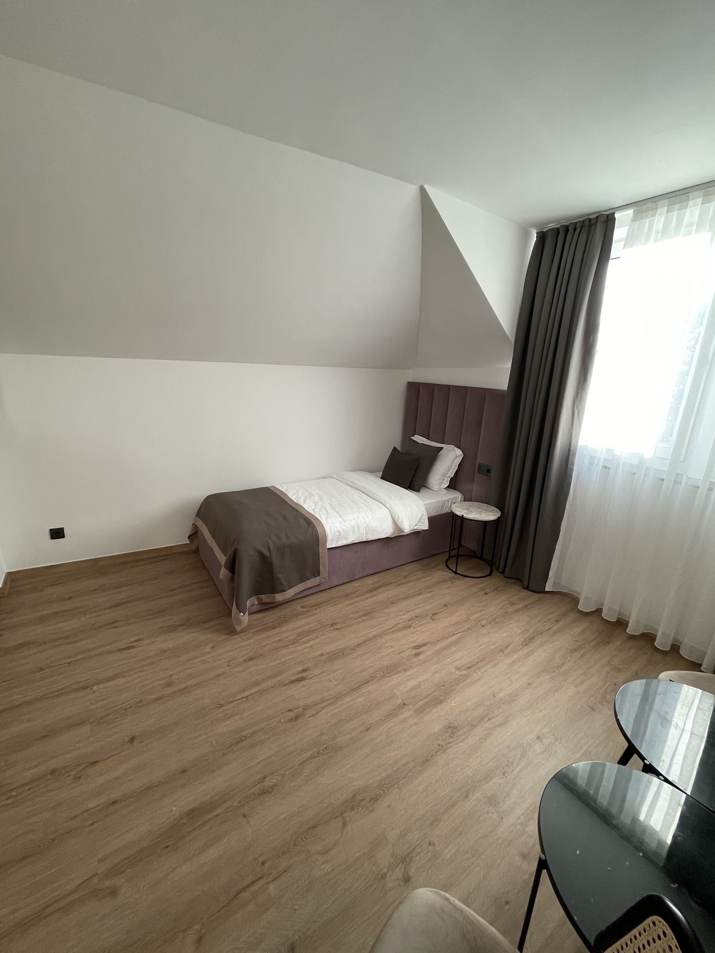 Hypo-allergenic bedding, free minibar items, in-room safe