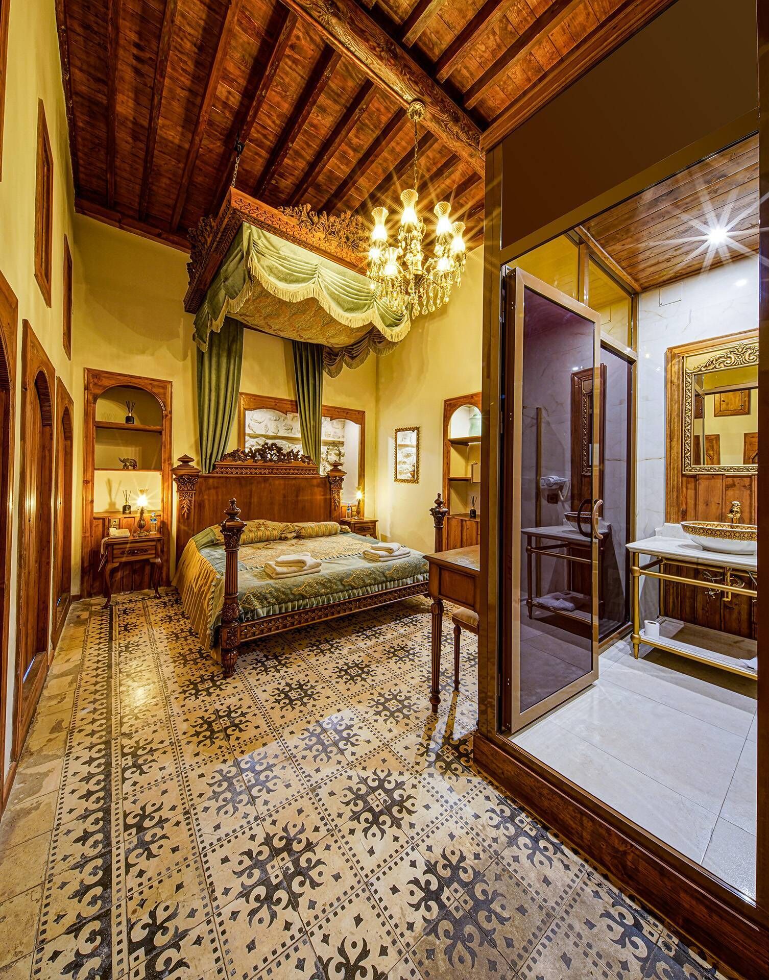 Family Double Room | Soundproofing, free WiFi, bed sheets