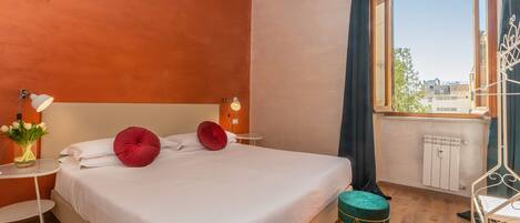 3 bedrooms, iron/ironing board, travel cot, free WiFi