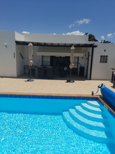 Villa julima 110 m2 3 ch AC everywhere wifi broadband, tv uk heated pool