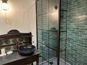Cottage | Bathroom