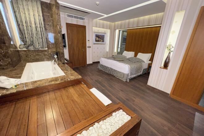 Hypo-allergenic bedding, memory foam beds, minibar