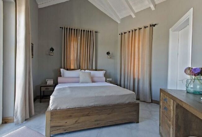 Hypo-allergenic bedding, memory foam beds, minibar