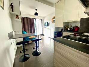 Fridge, microwave, coffee/tea maker, electric kettle