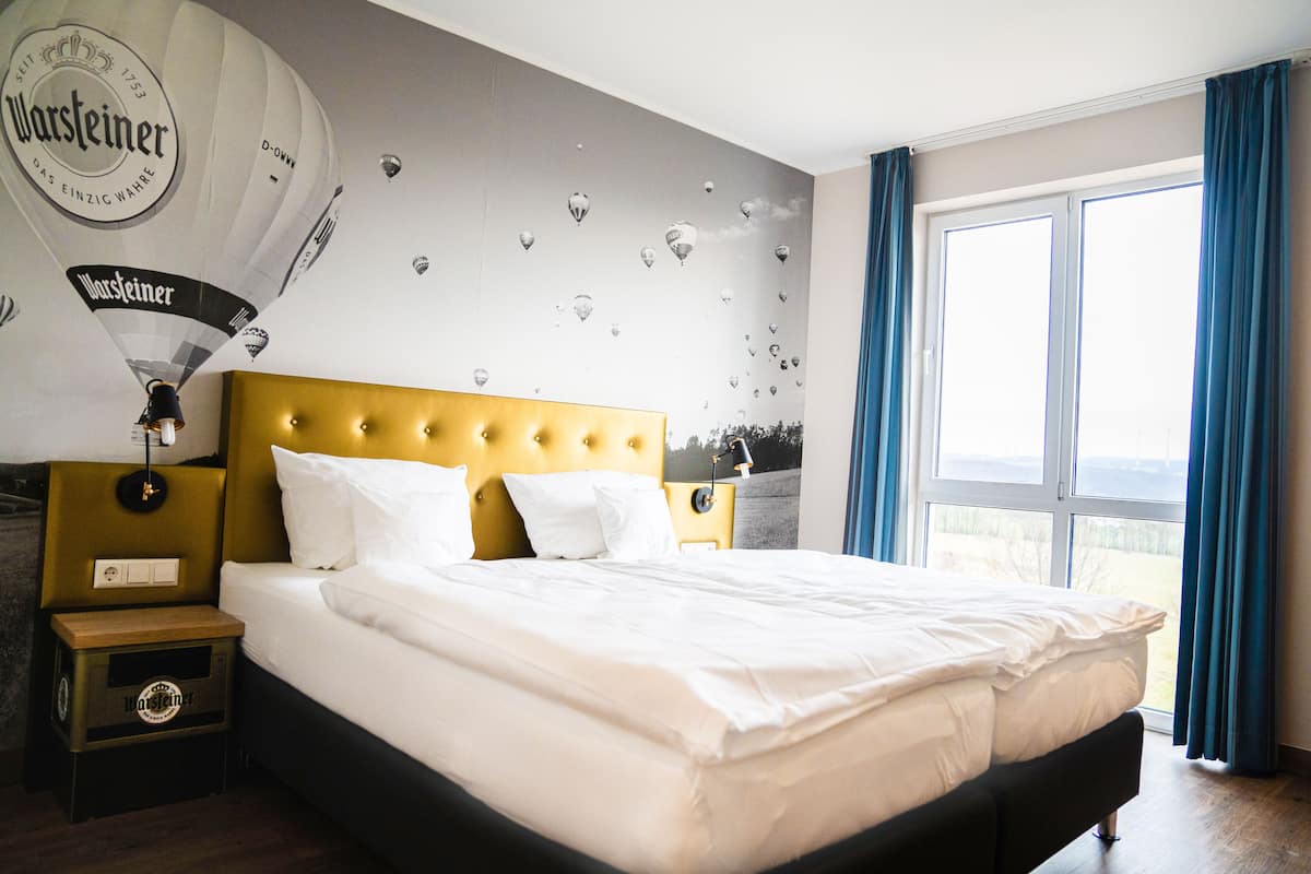 Business kamer | Een kluis op de kamer, een bureau, geluiddichte muren, gratis wifi