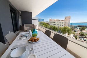 Outdoor dining - 2 Rooms Low-Floor Sofabed (Marbella)