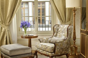 Prestige Double Room | Premium bedding, down comforters, minibar, in-room safe - Palazzo Portinari Salviati (Florence)