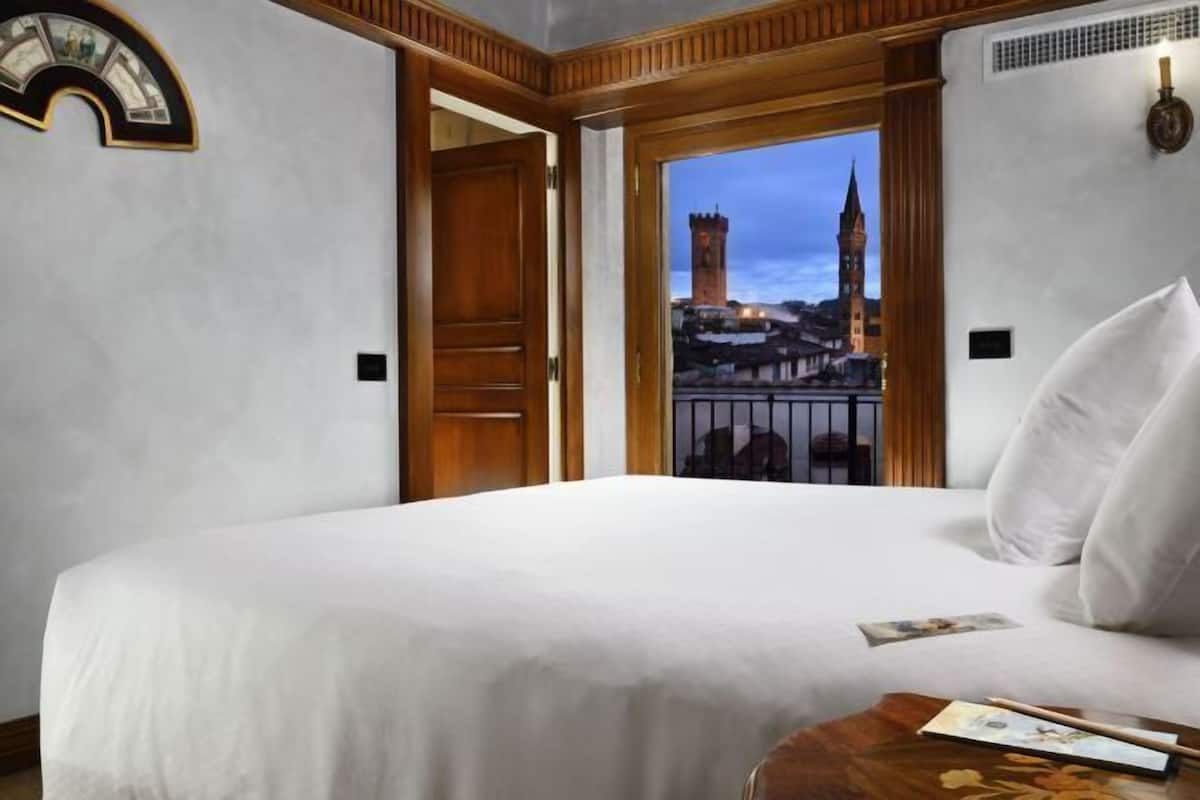 1 bedroom, premium bedding, down comforters, minibar