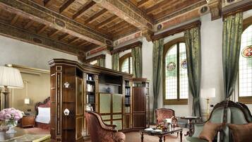 Francesco I De' Medici Master Suite | 1 bedroom, premium bedding, down comforters, minibar