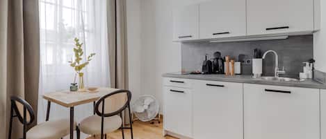Suite (limehome Villach Gerbergasse) | Private kitchen