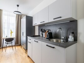 Fridge, espresso maker, electric kettle