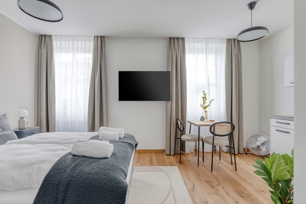 Suite (limehome Villach Gerbergasse) | 1 bedroom, desk, free WiFi, bed sheets