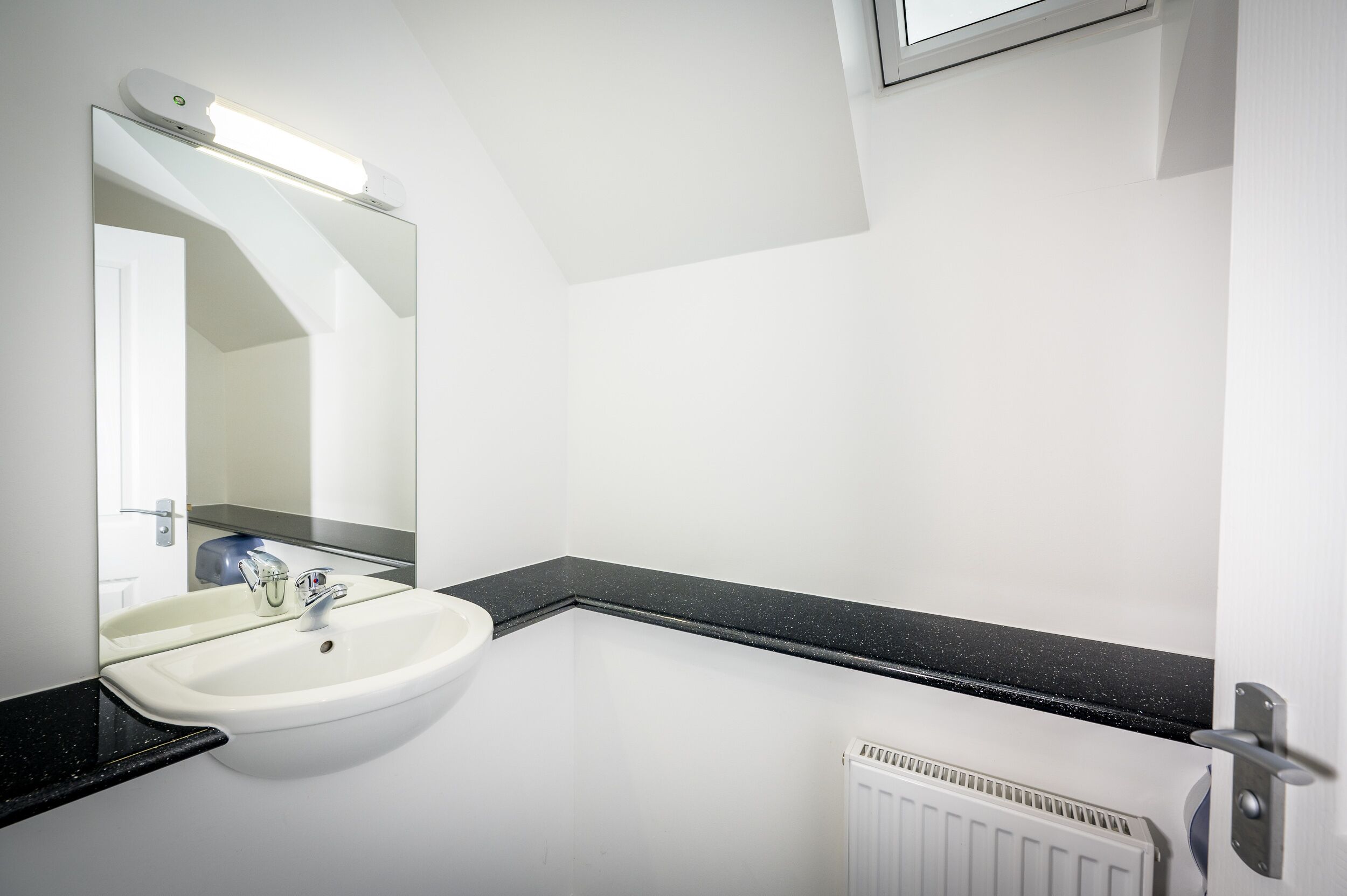 family room (six) | bathroom | shower, hydromassage showerhead, towels