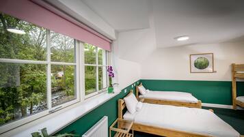 Family Room (Bunk Six) | Soundproofing, iron/ironing board, free WiFi, bed sheets