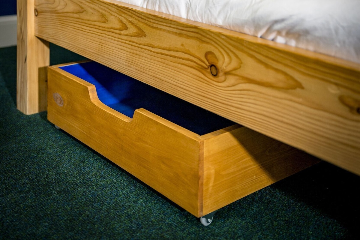 ห้องเก็บเสียง, เตารีด/โต๊ะรีดผ้า, Wi-Fi ฟรี, ผ้าปูที่นอน