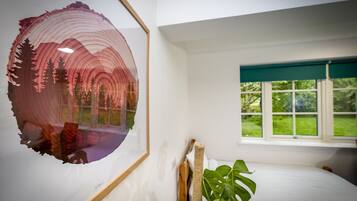 Family Room (Five) | Soundproofing, iron/ironing board, free WiFi, bed sheets
