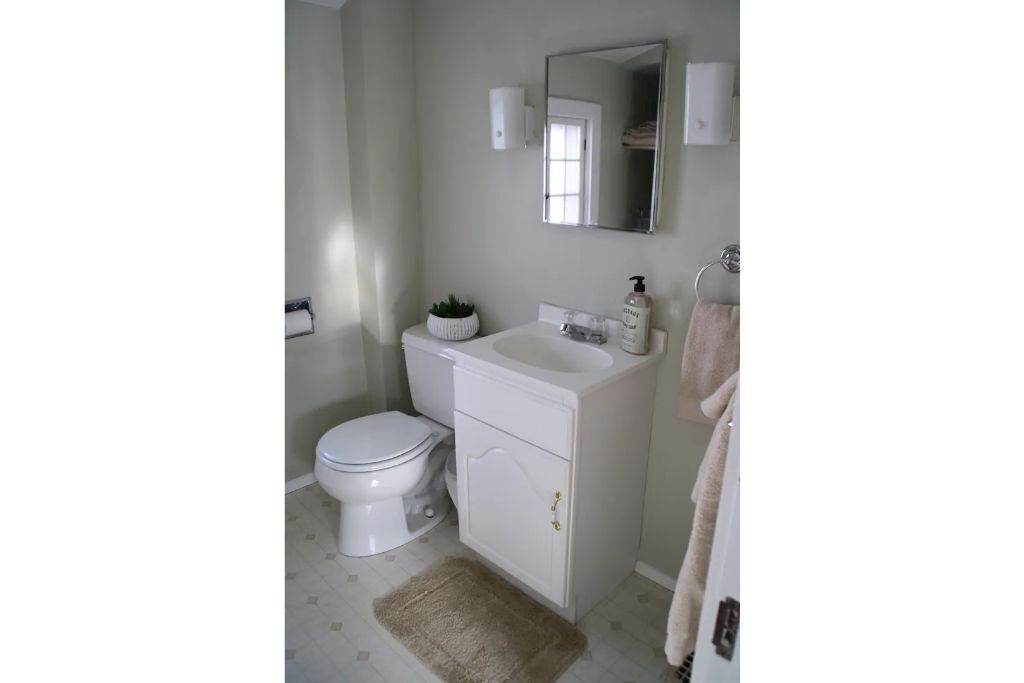 Private Cozy Vintage 1 Bedroom Apt.