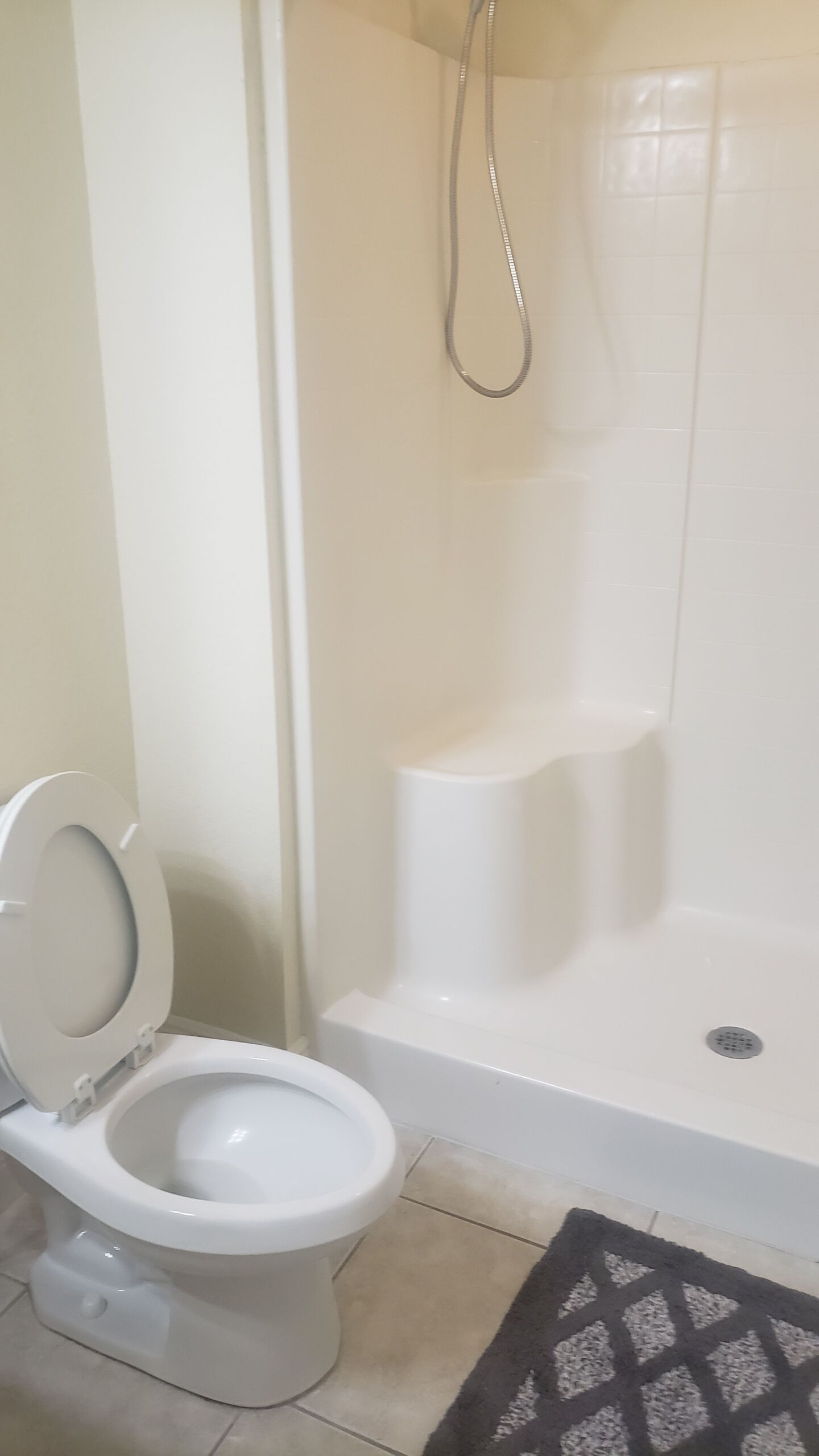 Dusj, hårføner, bidé og håndklær