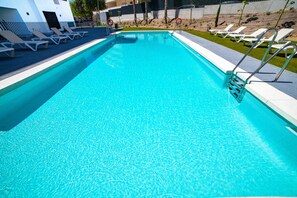 Outdoor pool - 2 Low-Floor Rooms (Marbella)
