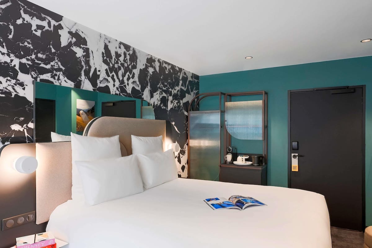 Habitación, 1 cama doble | Ropa de cama de alta calidad, colchones con acolchado adicional, minibar