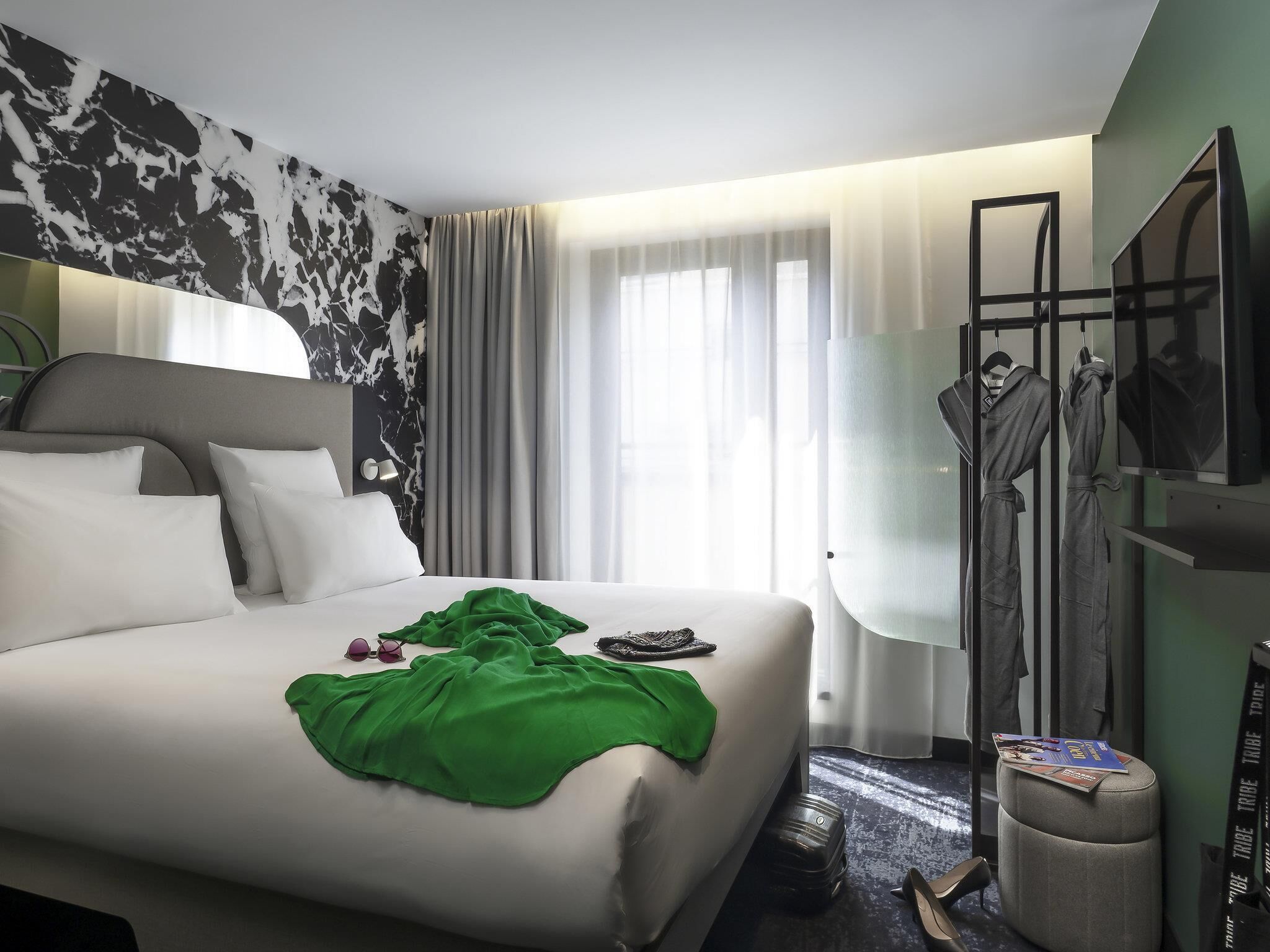 Habitación, 1 cama doble con sofá cama, terraza (Tribe Max) | Ropa de cama de alta calidad, colchones con acolchado adicional, minibar