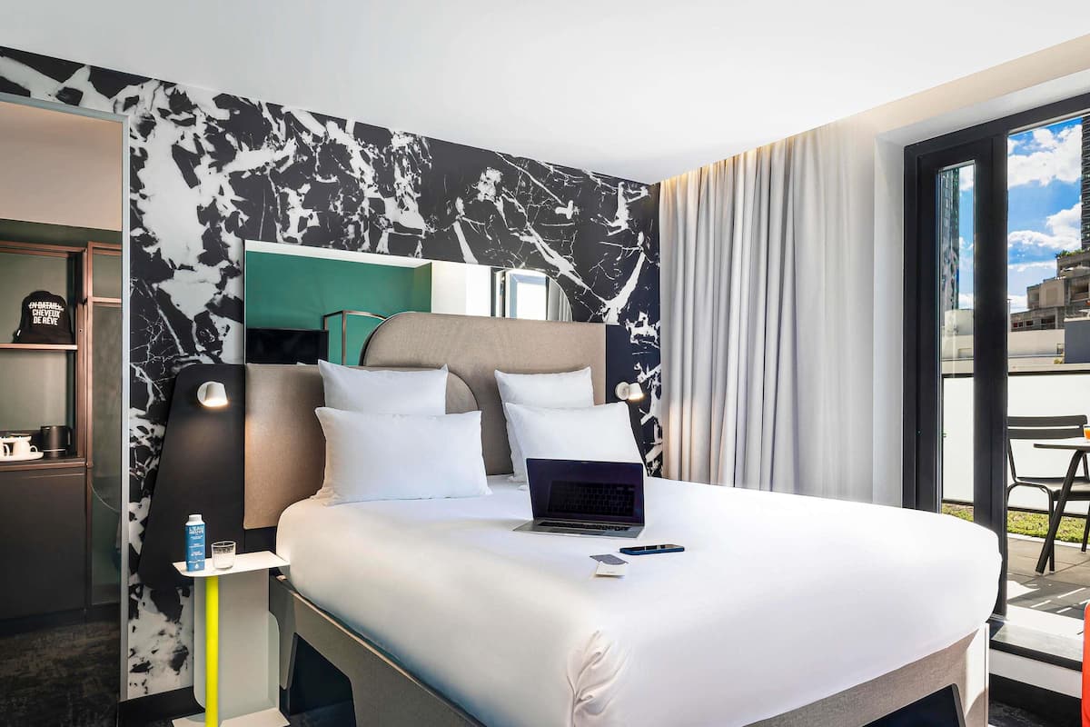 Chambre, balcon (Tribe Extra)