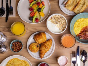 Daily buffet breakfast for a fee - Tribe Paris La Defense Esplanade (Courbevoie)