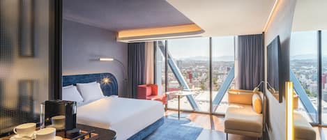 Minibar, in-room safe, laptop workspace, blackout drapes