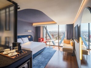 Minibar, in-room safe, laptop workspace, blackout curtains