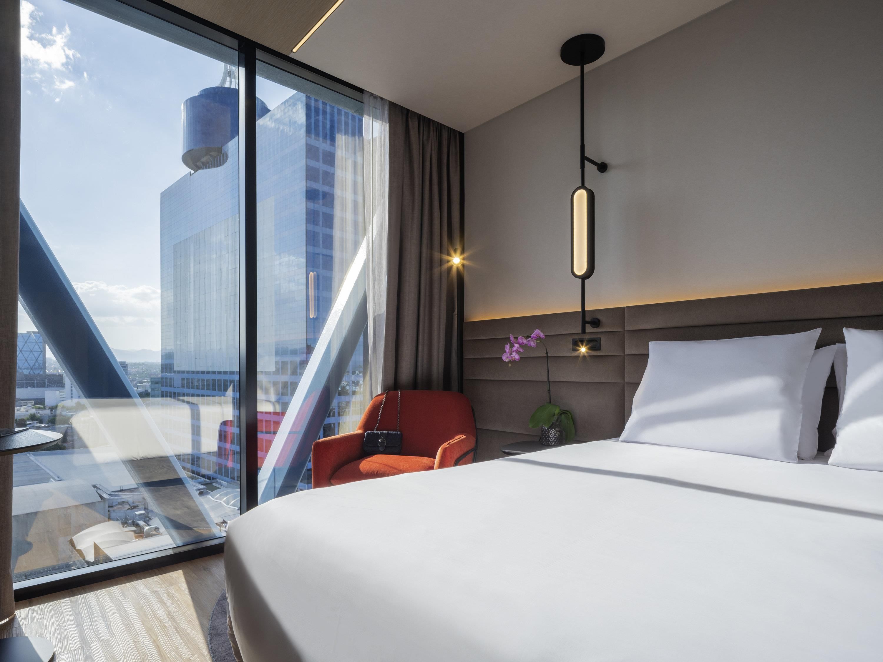Minibar, in-room safe, laptop workspace, blackout drapes
