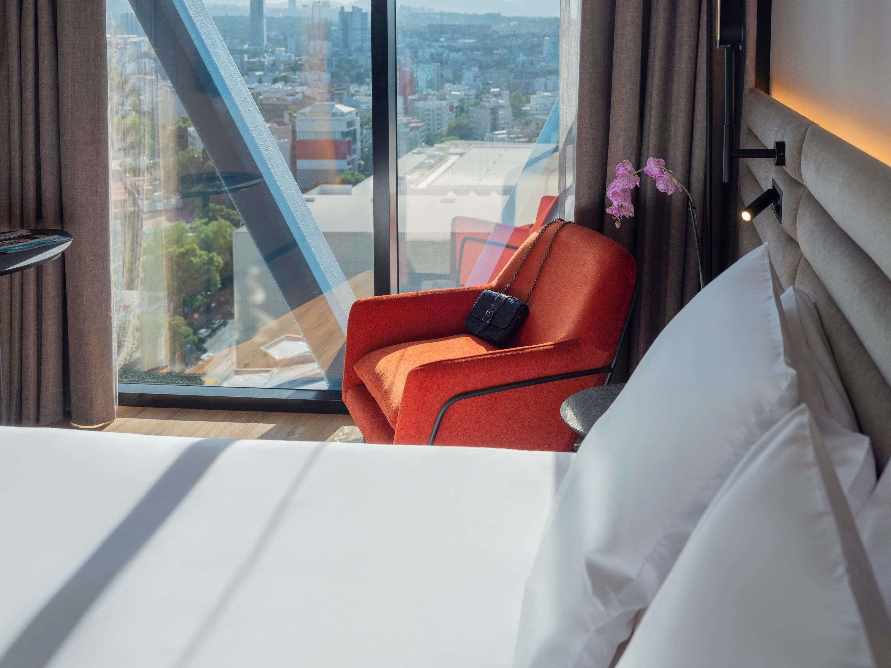 Minibar, in-room safe, laptop workspace, blackout curtains