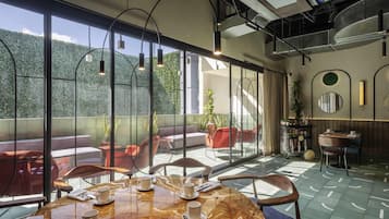 供應早餐、午餐和晚餐,墨西哥料理