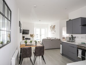 Cottage | Cuisine privée | Réfrigérateur, micro-ondes, lave-vaisselle, bouilloire électrique