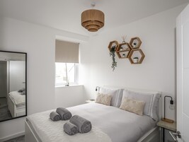 Cottage | 2 bedrooms, individually decorated, individually furnished, free WiFi