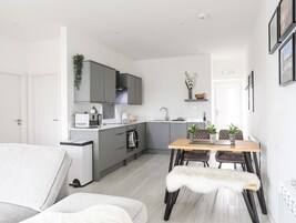 Cottage | 2 bedrooms, individually decorated, individually furnished, free WiFi