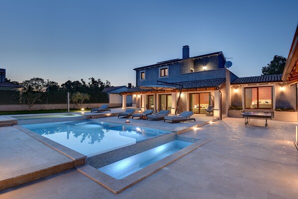 Pool - Villa Mabuhay (Istria - Divšići) (Divšići)