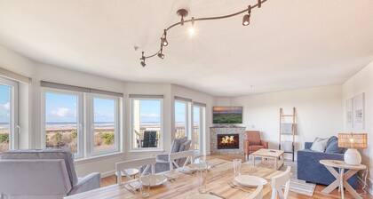 AMAZING OCEAN VIEW, Pets Ok, Steps to Town and Beach (StayS)