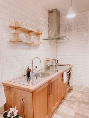 Luxury Apartment, Private Bathroom, City View (2 Bedrooms) | Private kitchen