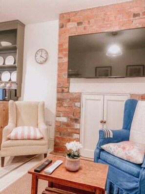 Luxury Apartment, Private Bathroom, City View (2 Bedrooms) | Interior