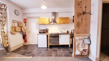 Luxe tweepersoonskamer, en-suite badkamer (Studio) | Gemeenschappelijke keuken